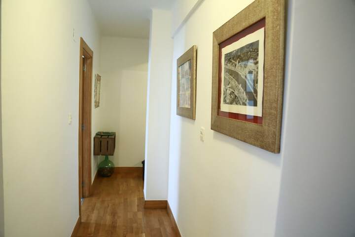Ballroom/Hall 14 of 16