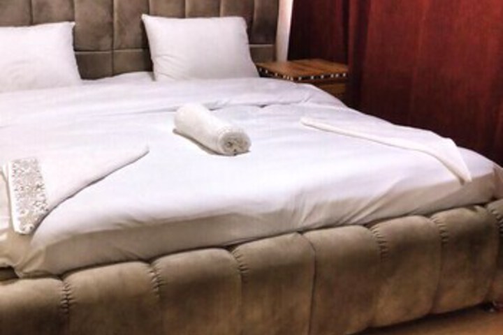 Room 8 of 8