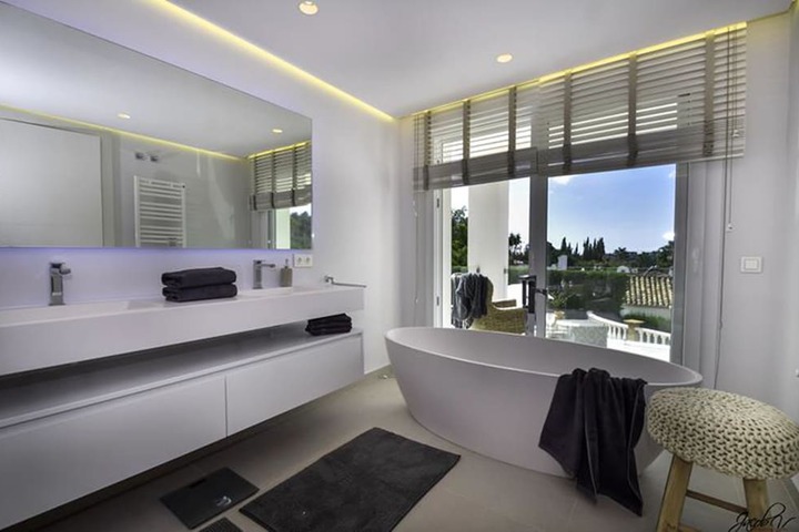 Room 15 of 21