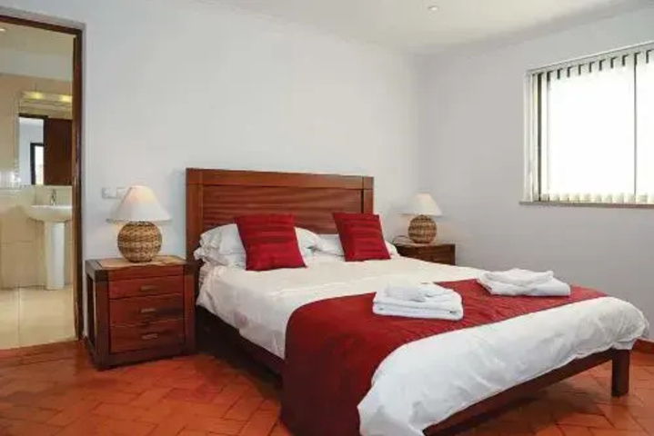 Room 5 of 12