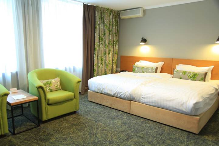 Room 7 of 135
