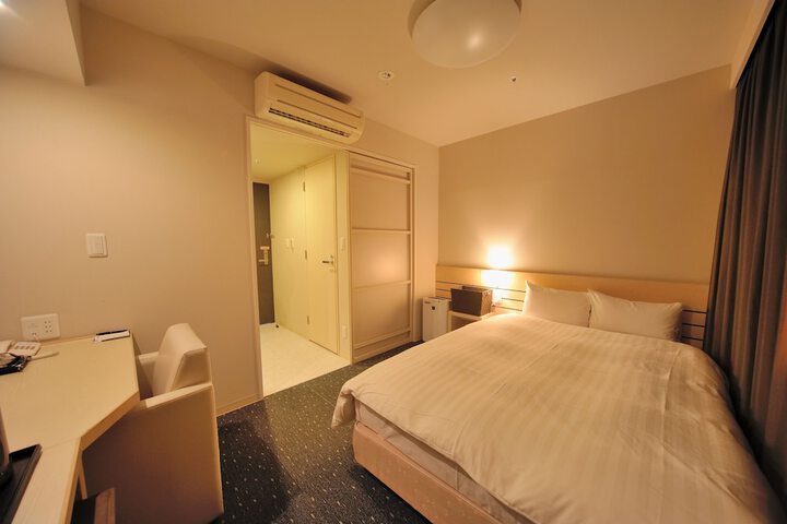 Room 10 of 43