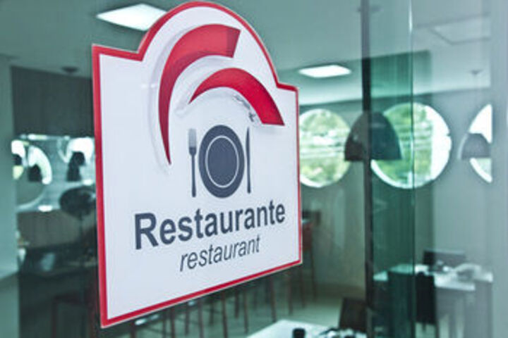Dining 70 of 74
