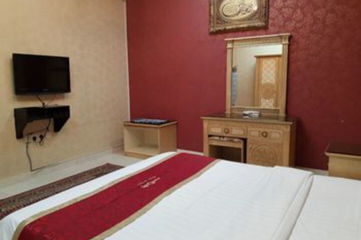 Room 10 of 25