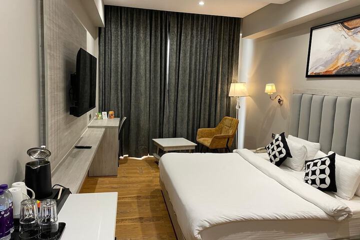 Room 3 of 25