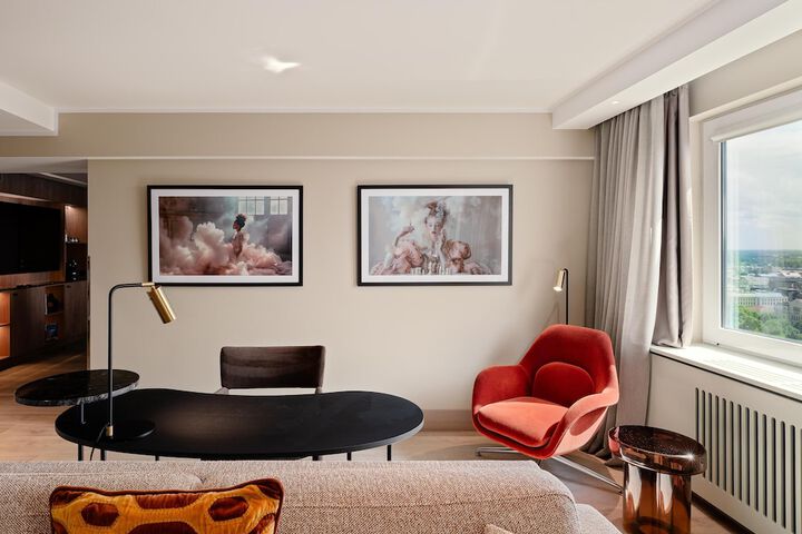 Room 51 of 128