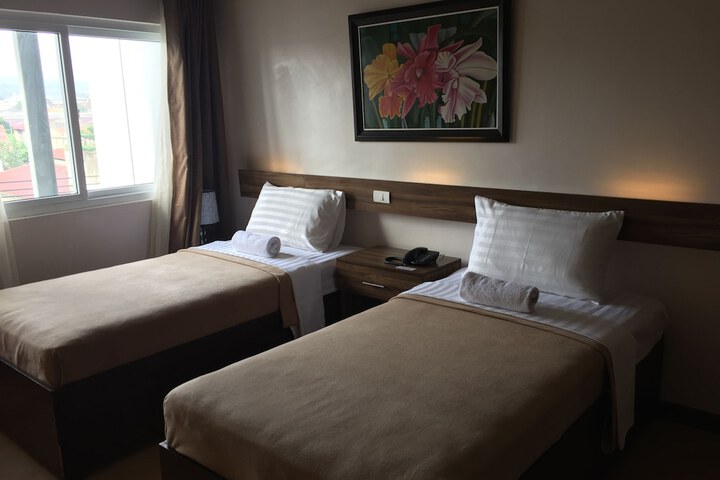 Room 9 of 46