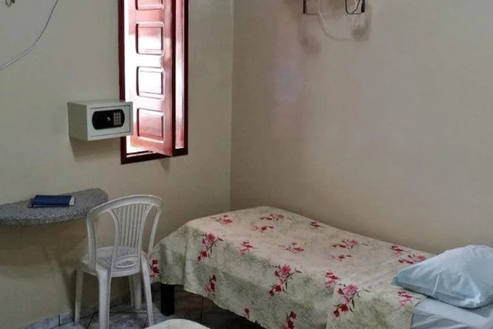 Room 2 of 18