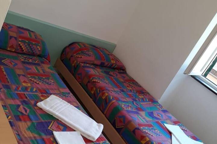 Room 15 of 32