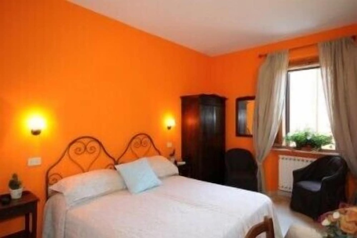 Room 20 of 34
