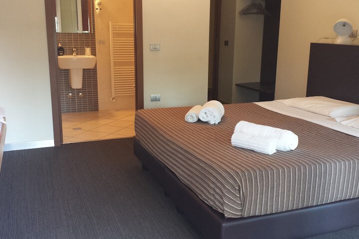 Room 3 of 26