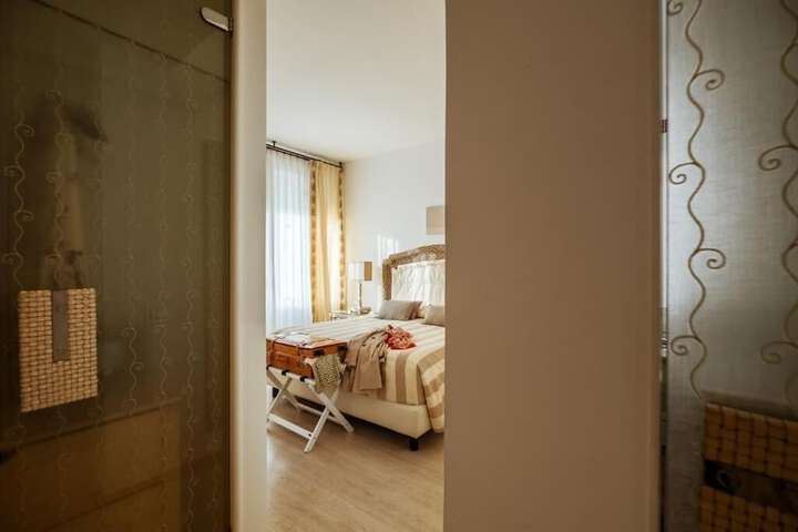 Room 22 of 119