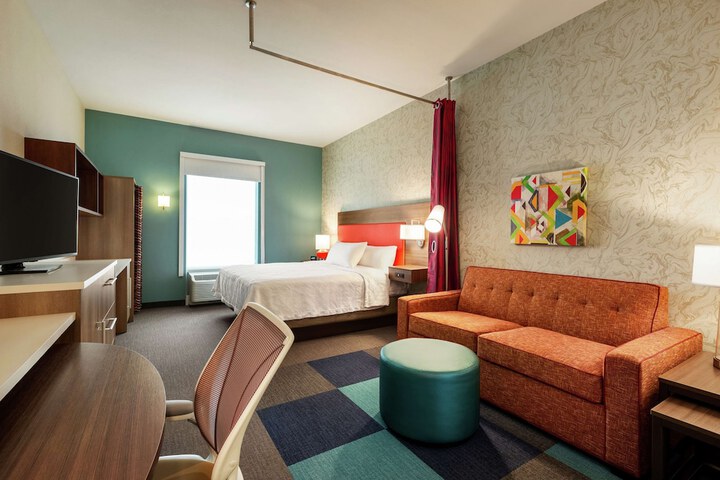 Room 9 of 28