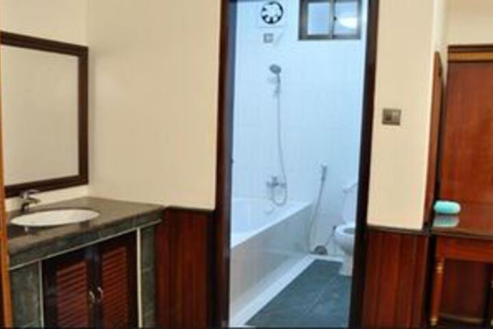 Room 3 of 9