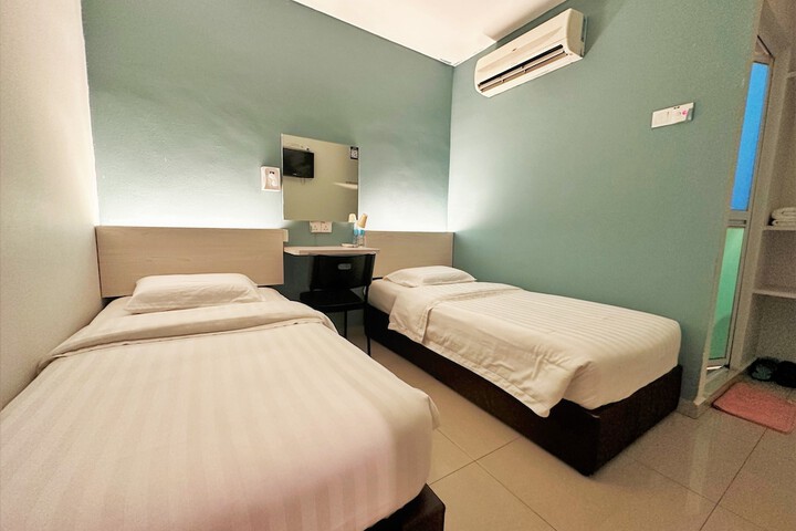 Room 6 of 21