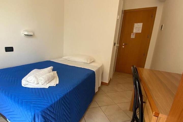 Room 7 of 20
