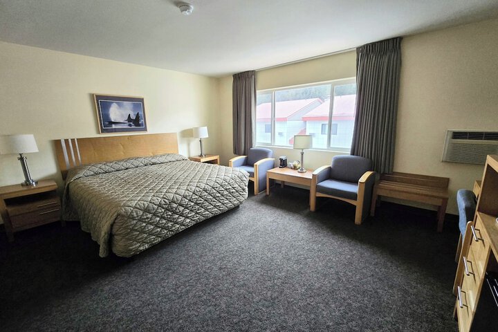 Room 11 of 127
