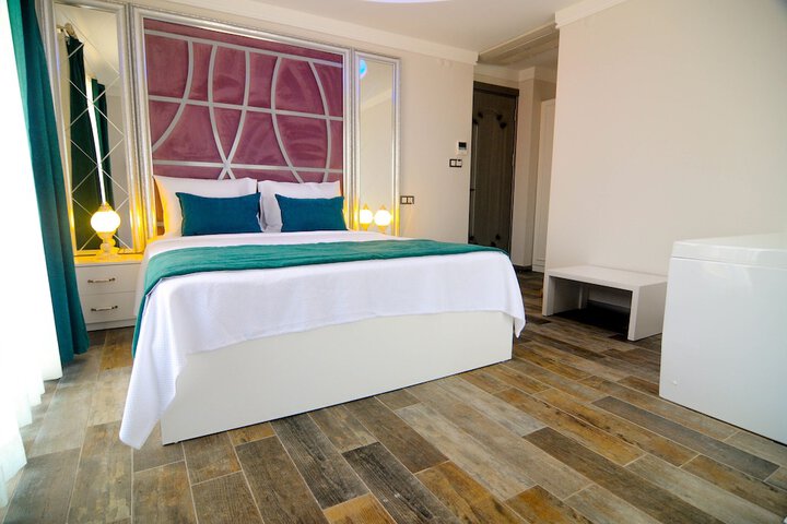 Room 10 of 73