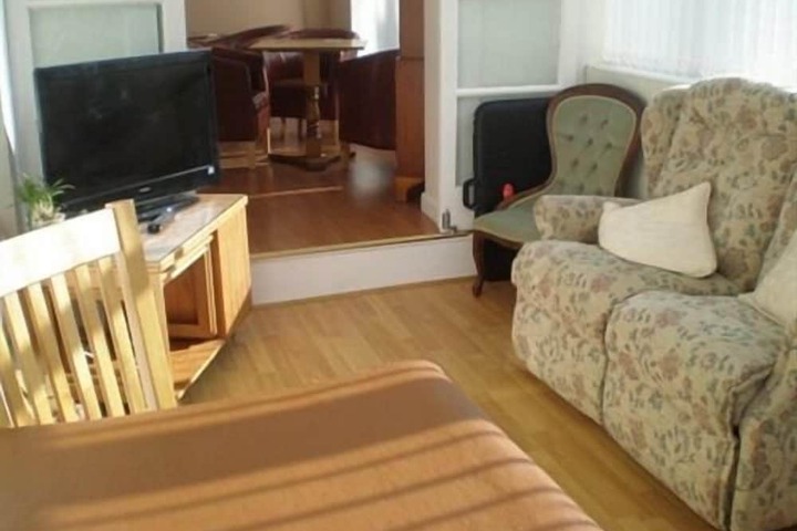 Lounge 15 of 15