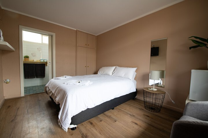Room 4 of 41