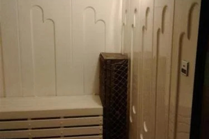 Room 13 of 38