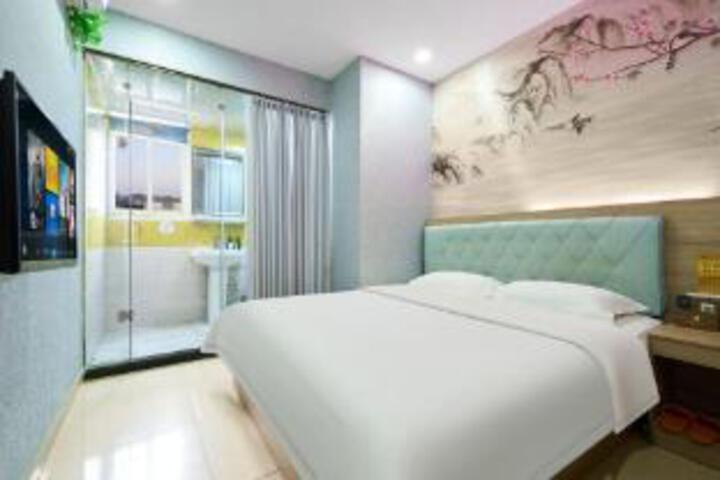 Room 6 of 7