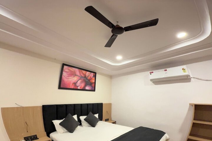 Room 7 of 26