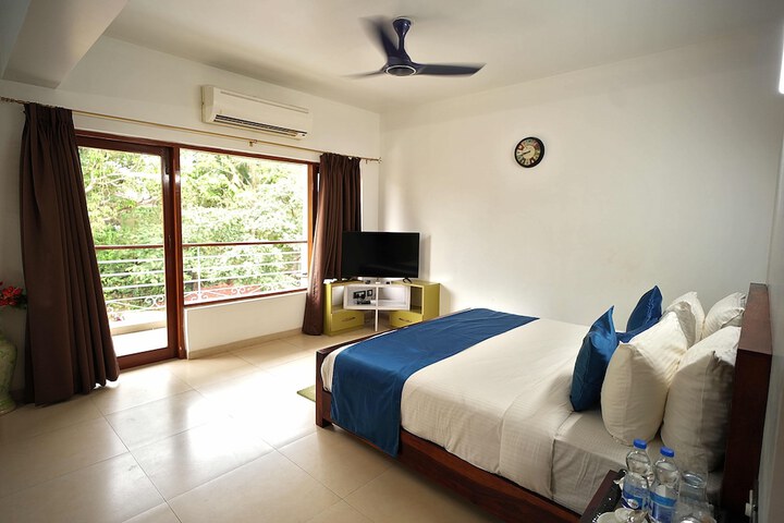 Room 10 of 29