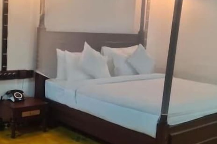 Room 5 of 21