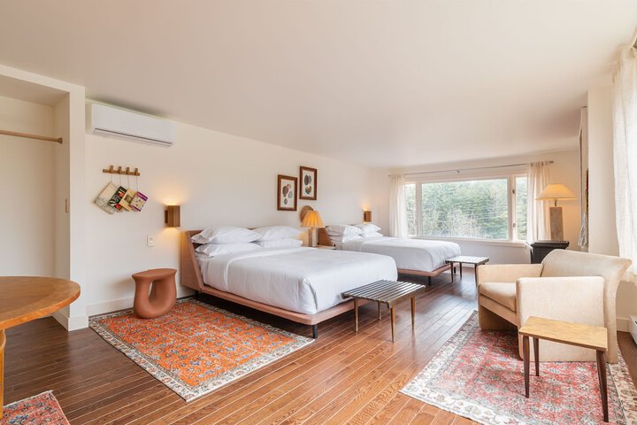 1 Queen Bed (21 of 38)