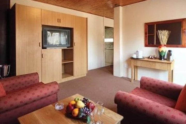 Room 2 of 8