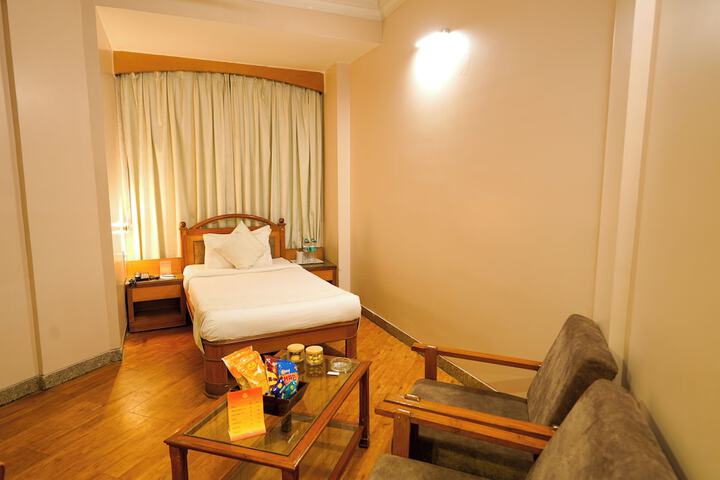 Room 10 of 64