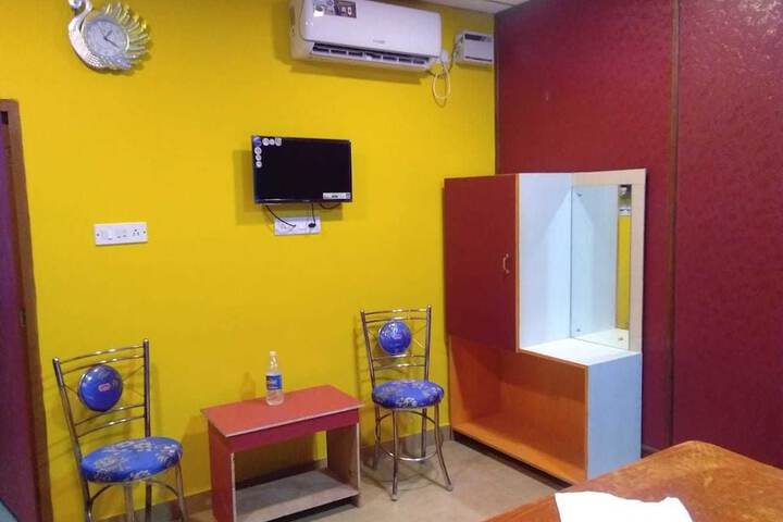 Room 32 of 35