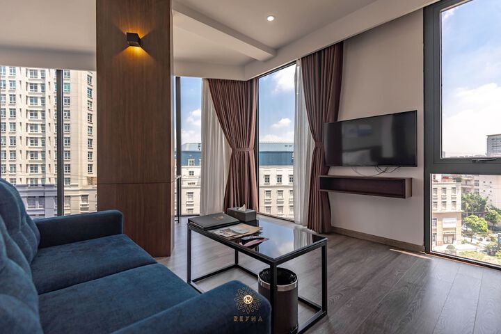 Room 33 of 100