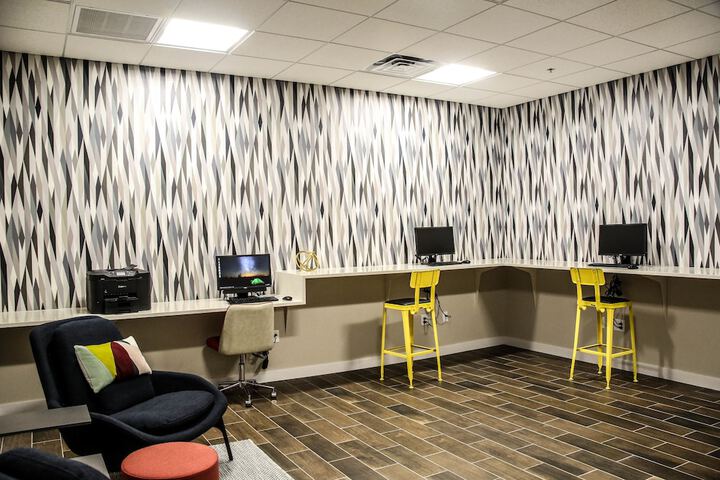 Business Center 21 of 24