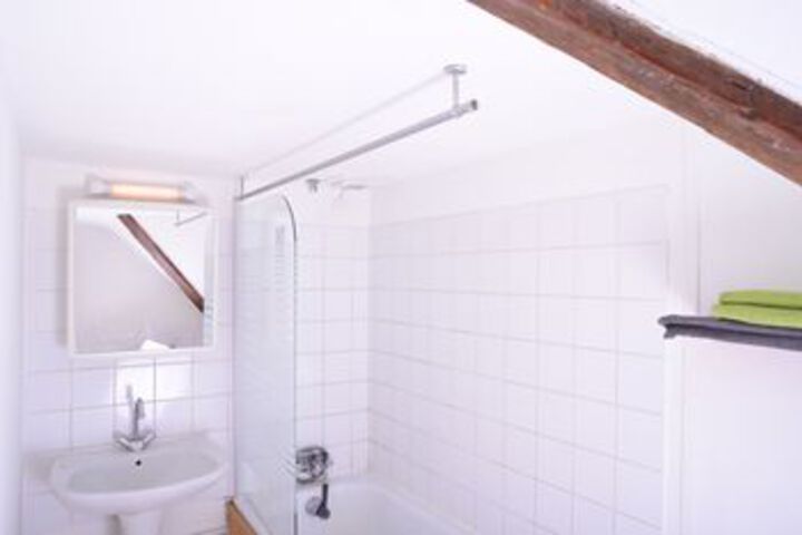 Room 2 of 20