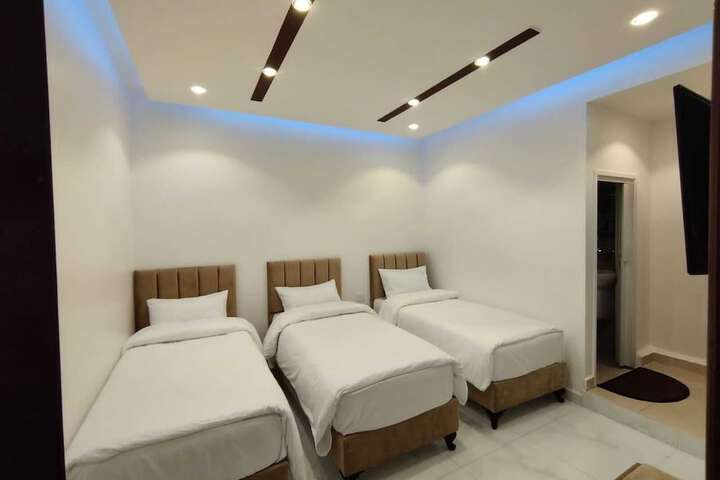 Room 10 of 26