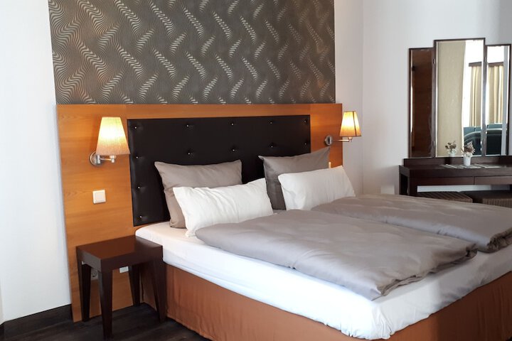 Room 12 of 46