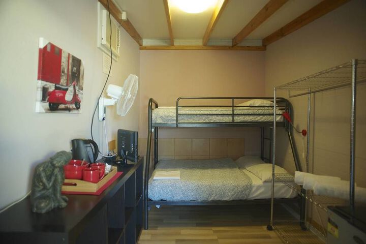 Room 4 of 34