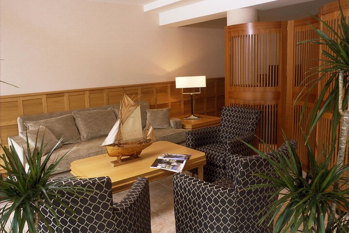 Hotel Lobby