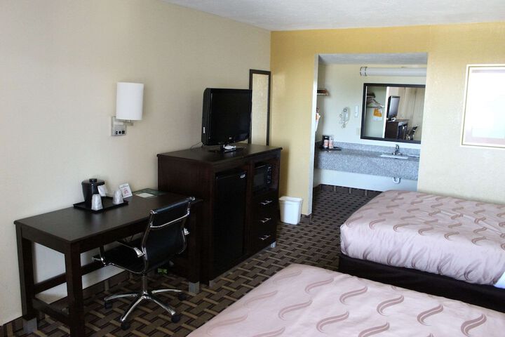 Room 25 of 49