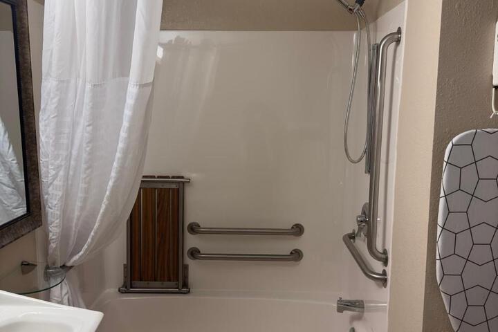 1 King Bed (16 of 21)