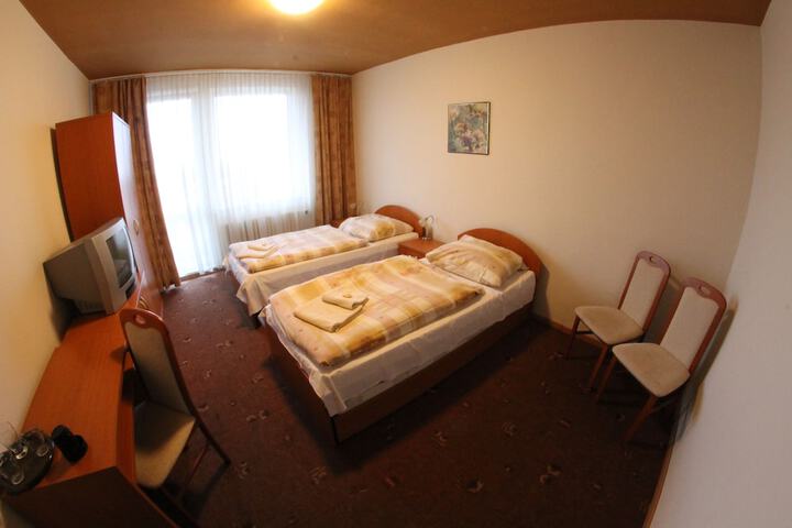 Room 5 of 44