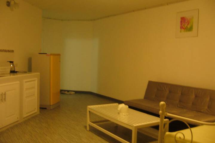 Room 10 of 14
