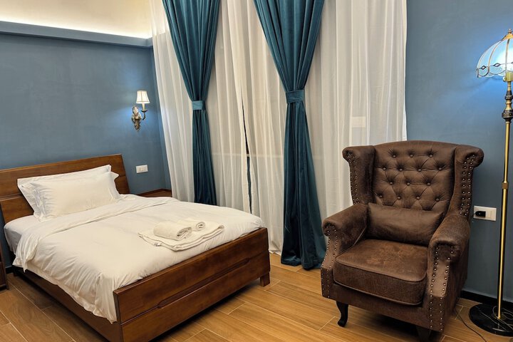 Room 60 of 96