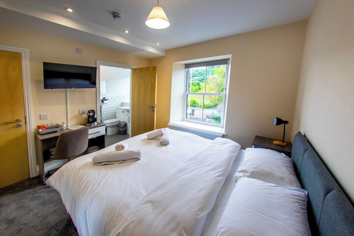 Room 2 of 12