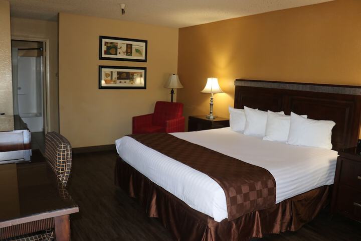 Room 3 of 16