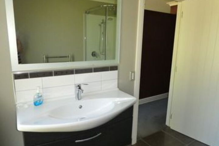Room 4 of 18