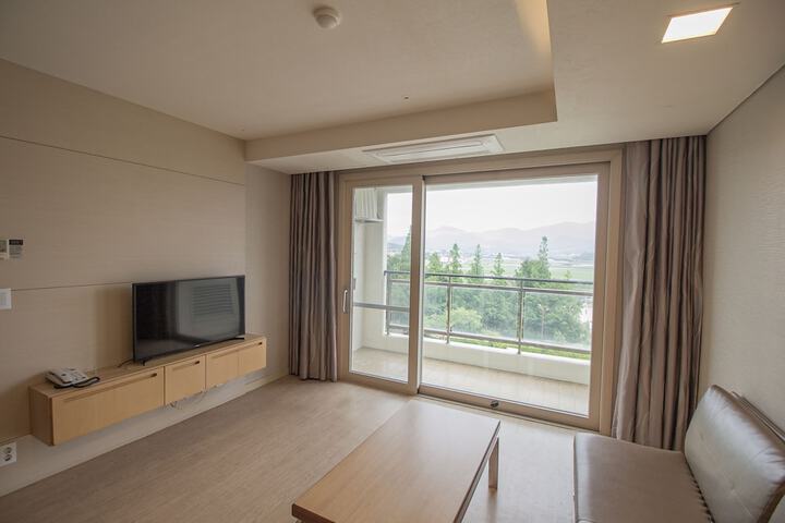Room 15 of 53
