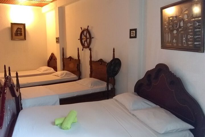 Room 19 of 33